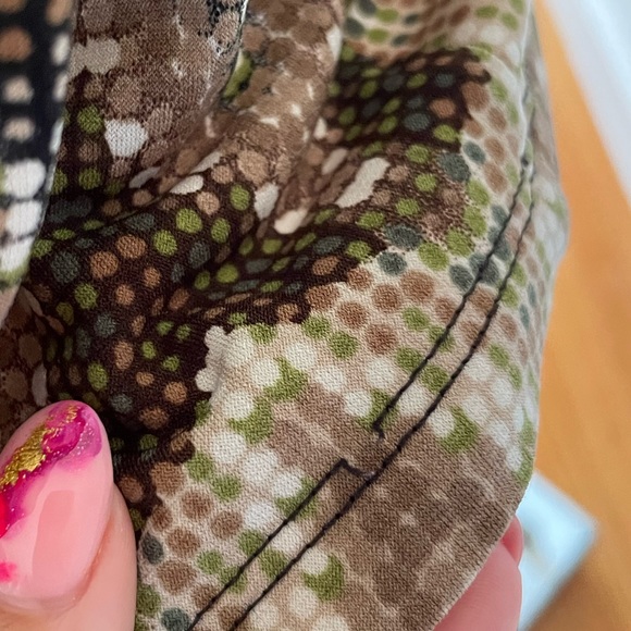 Jones Studio Pleated Patterned Tank - Picture 6 of 10